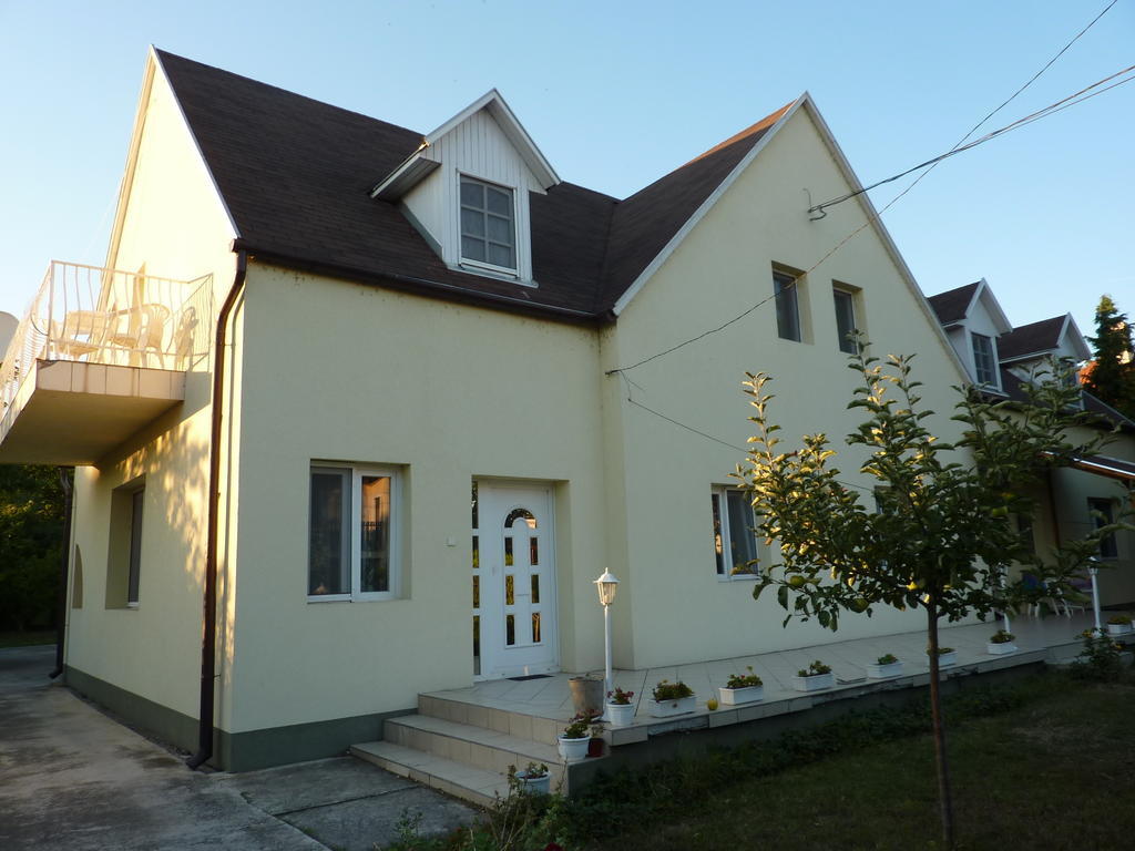 Bridgehaus Balatonfüred Exterior foto